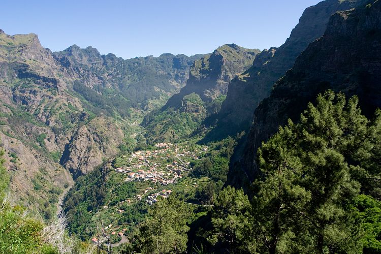 Eira do Serrado (Madeira - Curral das Freiras)