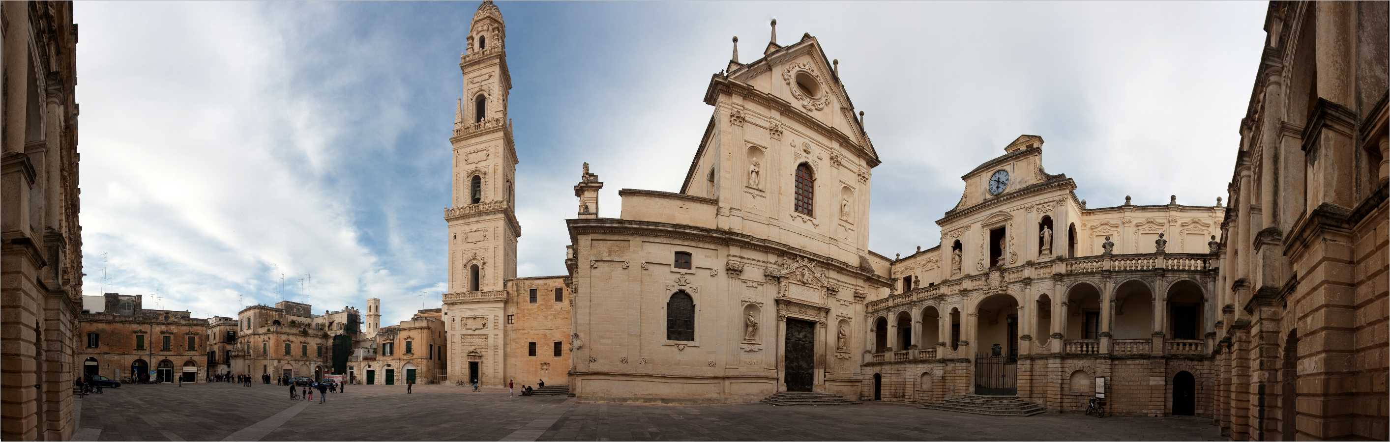 Panorama >> Lecce Piazza del Duomo