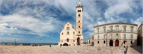 Panorama Trani Piazza Duomo